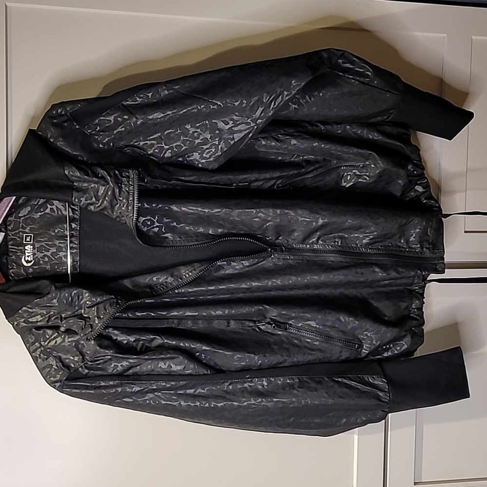 Zyia Active, Woman's Black Bomber Jacket, XL